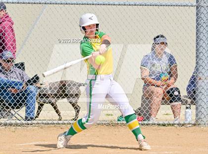 Thumbnail 2 in Holtville vs. Mar Vista photogallery.