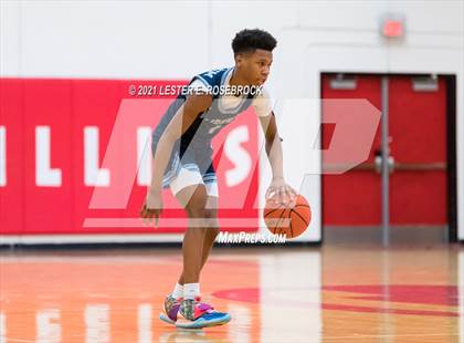 Thumbnail 3 in Hargrave vs Liberty Christian (2021 Chicken Express Holiday Extravaganza) photogallery.