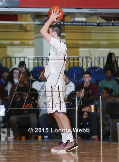 Thumbnail 1 in Arlington vs Clarkstown South (Section 1 Class AA Semifinal) photogallery.