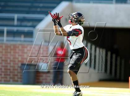 Thumbnail 1 in Rockwall-Heath vs. Tyler (UIL 5A Division 1 Region 2 Semifinal) photogallery.