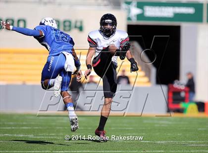 Thumbnail 2 in Rockwall-Heath vs. Tyler (UIL 5A Division 1 Region 2 Semifinal) photogallery.
