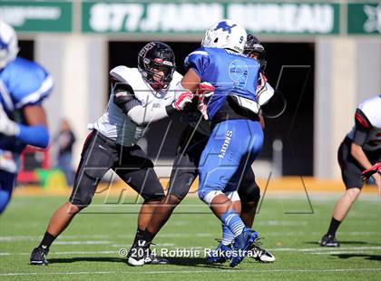 Thumbnail 1 in Rockwall-Heath vs. Tyler (UIL 5A Division 1 Region 2 Semifinal) photogallery.