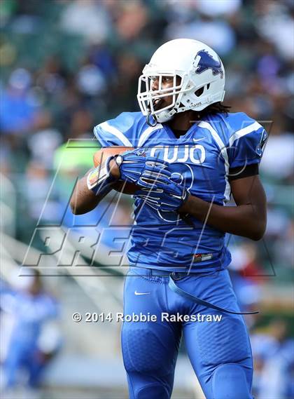 Thumbnail 1 in Rockwall-Heath vs. Tyler (UIL 5A Division 1 Region 2 Semifinal) photogallery.