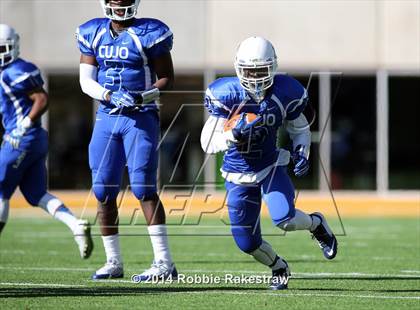 Thumbnail 2 in Rockwall-Heath vs. Tyler (UIL 5A Division 1 Region 2 Semifinal) photogallery.