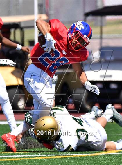 Thumbnail 3 in St. Joseph Regional vs. Serra (Honor Bowl Series) photogallery.