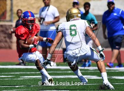Thumbnail 2 in St. Joseph Regional vs. Serra (Honor Bowl Series) photogallery.