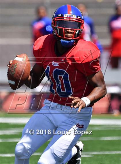 Thumbnail 3 in St. Joseph Regional vs. Serra (Honor Bowl Series) photogallery.