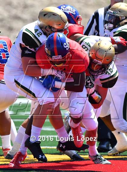 Thumbnail 3 in St. Joseph Regional vs. Serra (Honor Bowl Series) photogallery.