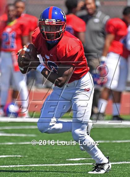 Thumbnail 3 in St. Joseph Regional vs. Serra (Honor Bowl Series) photogallery.