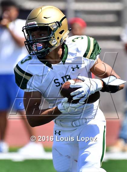 Thumbnail 2 in St. Joseph Regional vs. Serra (Honor Bowl Series) photogallery.