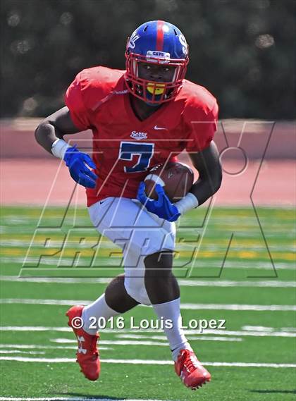 Thumbnail 2 in St. Joseph Regional vs. Serra (Honor Bowl Series) photogallery.