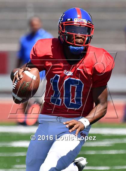 Thumbnail 2 in St. Joseph Regional vs. Serra (Honor Bowl Series) photogallery.