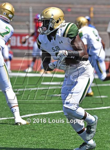 Thumbnail 3 in St. Joseph Regional vs. Serra (Honor Bowl Series) photogallery.