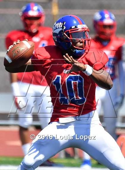 Thumbnail 1 in St. Joseph Regional vs. Serra (Honor Bowl Series) photogallery.