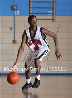 Thumbnail 2 in Newtown vs Environmental Studies (2nd Annual Queens Jam Christmas Classic) photogallery.