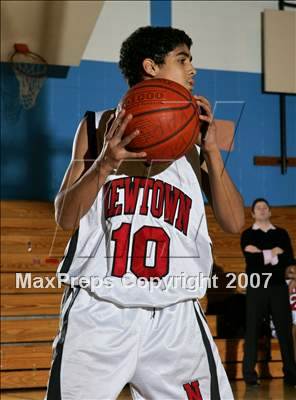 Thumbnail 3 in Newtown vs Environmental Studies (2nd Annual Queens Jam Christmas Classic) photogallery.