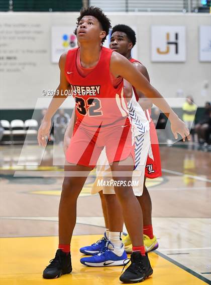 Thumbnail 3 in Liberty vs. Windward (Classic at Damien) photogallery.