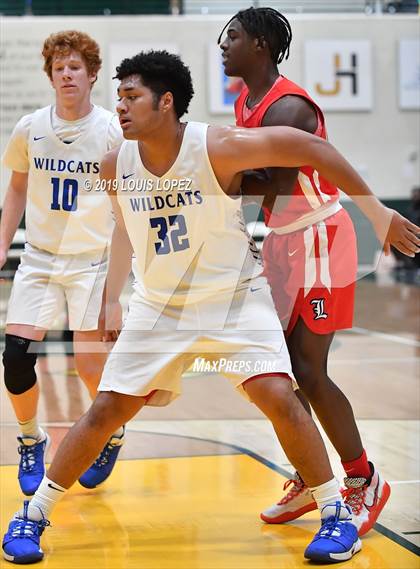 Thumbnail 1 in Liberty vs. Windward (Classic at Damien) photogallery.