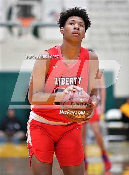 Thumbnail 1 in Liberty vs. Windward (Classic at Damien) photogallery.