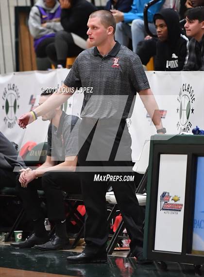 Thumbnail 3 in Liberty vs. Windward (Classic at Damien) photogallery.