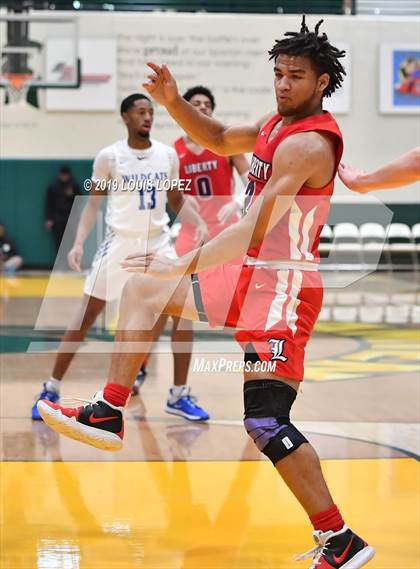 Thumbnail 1 in Liberty vs. Windward (Classic at Damien) photogallery.