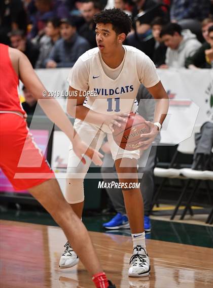 Thumbnail 1 in Liberty vs. Windward (Classic at Damien) photogallery.