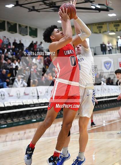 Thumbnail 1 in Liberty vs. Windward (Classic at Damien) photogallery.