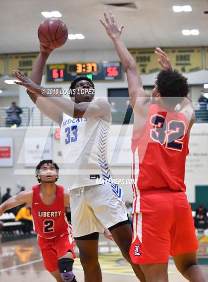 Thumbnail 3 in Liberty vs. Windward (Classic at Damien) photogallery.