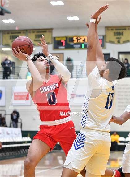 Thumbnail 2 in Liberty vs. Windward (Classic at Damien) photogallery.