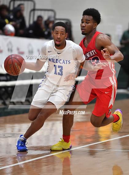 Thumbnail 1 in Liberty vs. Windward (Classic at Damien) photogallery.