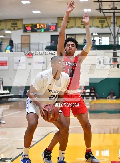 Thumbnail 2 in Liberty vs. Windward (Classic at Damien) photogallery.