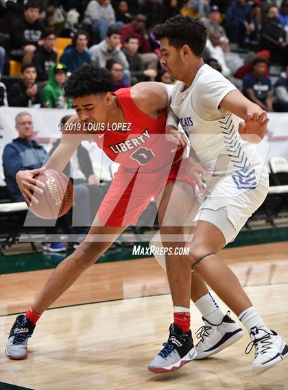 Thumbnail 2 in Liberty vs. Windward (Classic at Damien) photogallery.