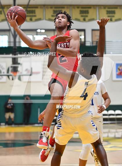 Thumbnail 3 in Liberty vs. Windward (Classic at Damien) photogallery.