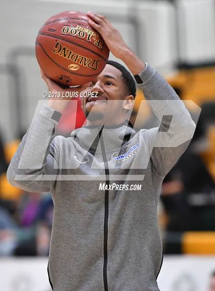 Thumbnail 2 in Liberty vs. Windward (Classic at Damien) photogallery.