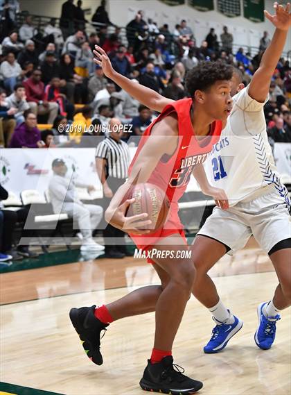Thumbnail 3 in Liberty vs. Windward (Classic at Damien) photogallery.