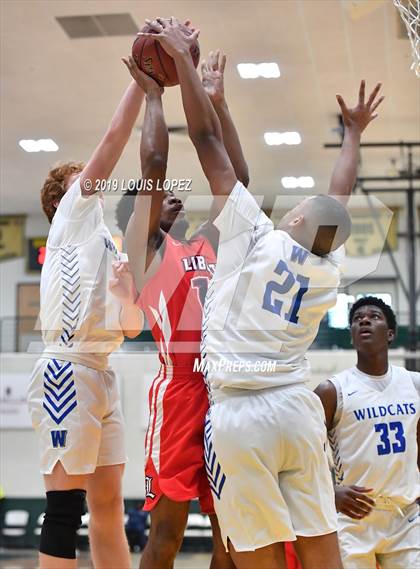 Thumbnail 2 in Liberty vs. Windward (Classic at Damien) photogallery.