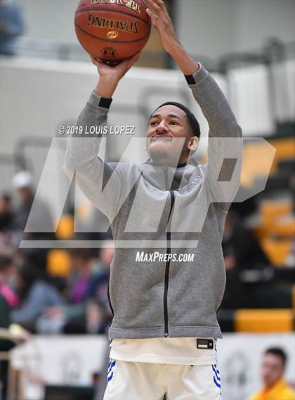 Thumbnail 3 in Liberty vs. Windward (Classic at Damien) photogallery.