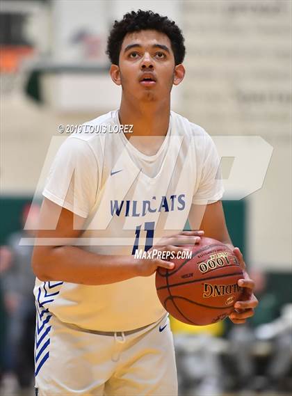 Thumbnail 3 in Liberty vs. Windward (Classic at Damien) photogallery.