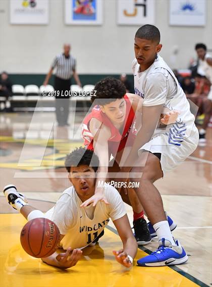 Thumbnail 3 in Liberty vs. Windward (Classic at Damien) photogallery.
