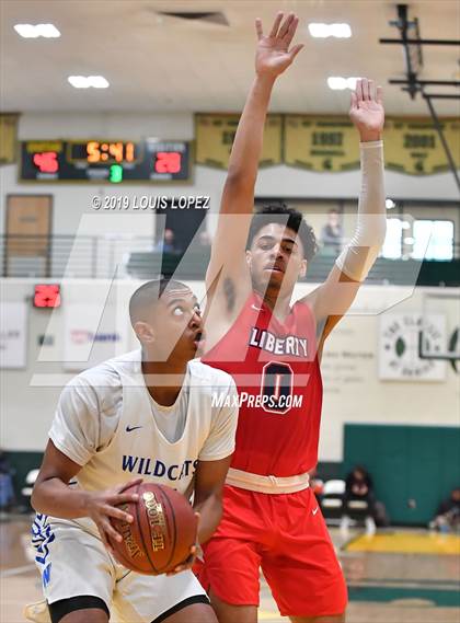 Thumbnail 3 in Liberty vs. Windward (Classic at Damien) photogallery.