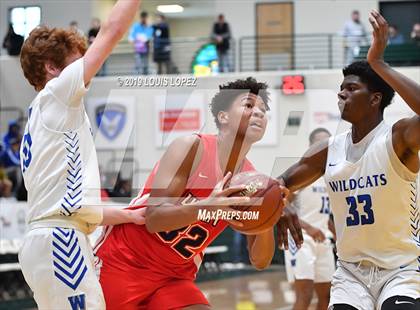 Thumbnail 2 in Liberty vs. Windward (Classic at Damien) photogallery.