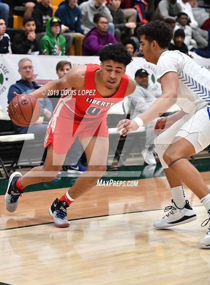 Thumbnail 2 in Liberty vs. Windward (Classic at Damien) photogallery.