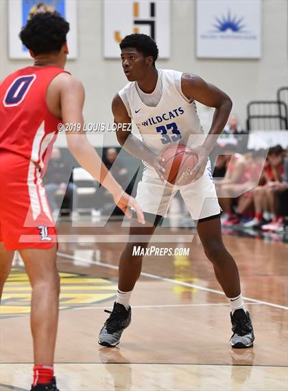 Thumbnail 2 in Liberty vs. Windward (Classic at Damien) photogallery.