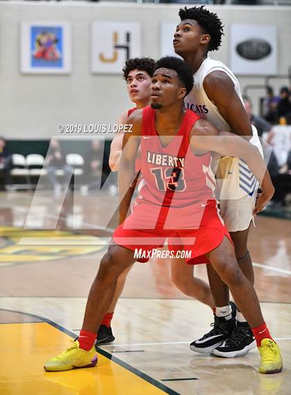 Thumbnail 1 in Liberty vs. Windward (Classic at Damien) photogallery.
