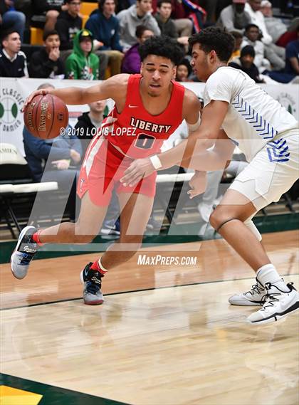 Thumbnail 3 in Liberty vs. Windward (Classic at Damien) photogallery.