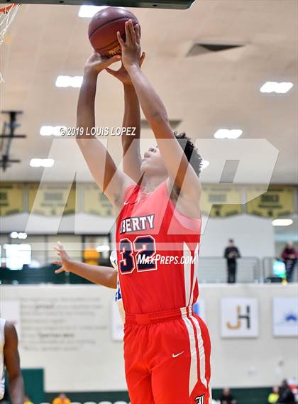 Thumbnail 3 in Liberty vs. Windward (Classic at Damien) photogallery.