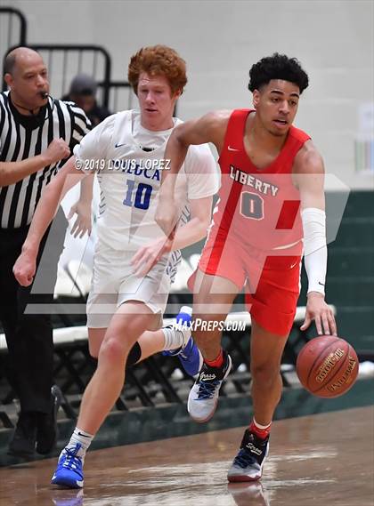 Thumbnail 1 in Liberty vs. Windward (Classic at Damien) photogallery.