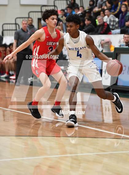 Thumbnail 1 in Liberty vs. Windward (Classic at Damien) photogallery.