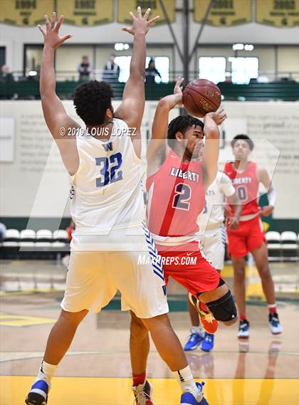 Thumbnail 2 in Liberty vs. Windward (Classic at Damien) photogallery.