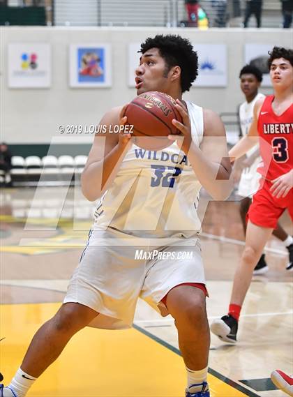 Thumbnail 3 in Liberty vs. Windward (Classic at Damien) photogallery.